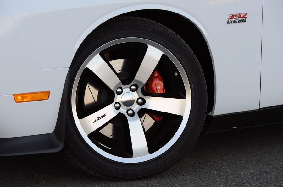  Dodge Challenger SRT8 392 2011 года  (фото 51 из 115)